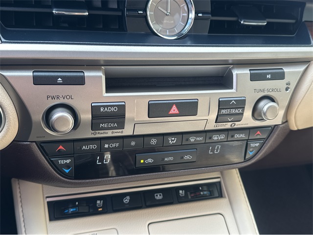 2017 Lexus ES 350 Luxury photo 8