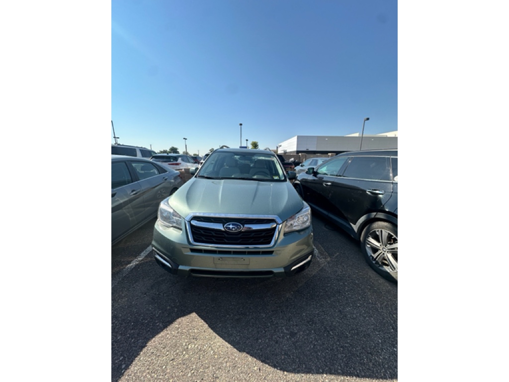 2018 Subaru Forester Premium photo 4