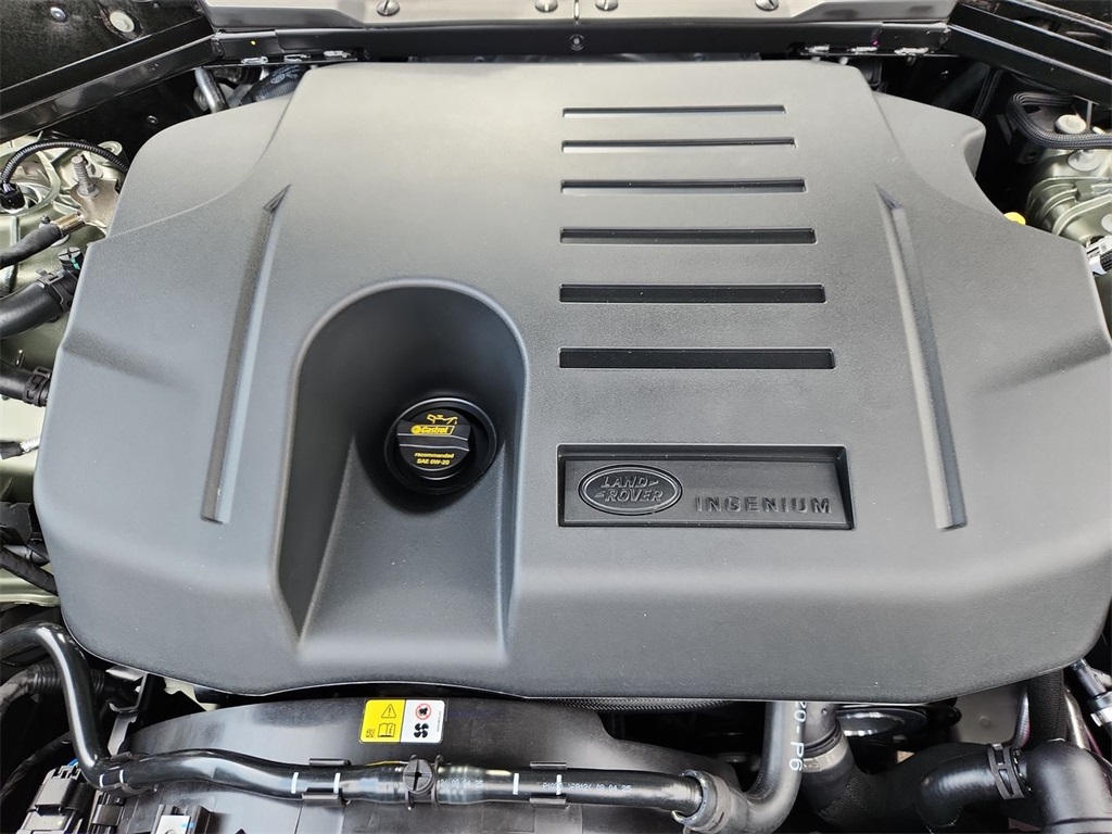 2025 Land Rover Defender 110 S photo 27