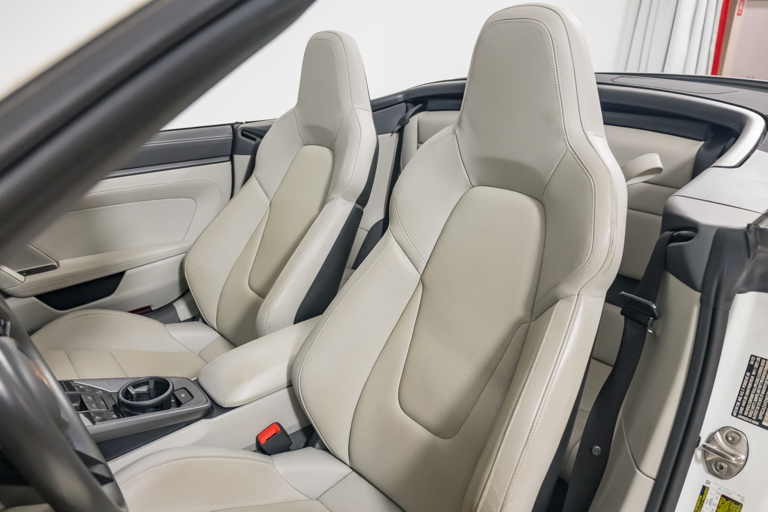 2022 Porsche 911 4 photo 24
