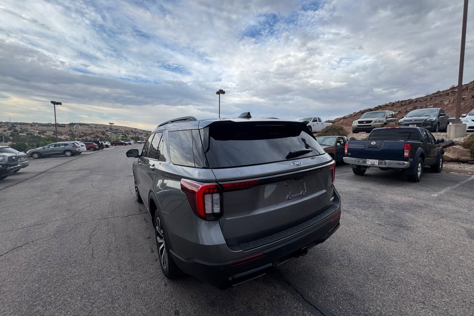 2025 Ford Explorer ST-Line photo 3