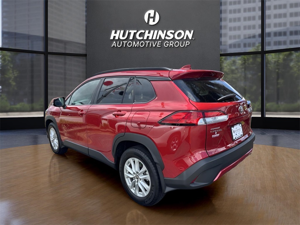 2024 Toyota Corolla Cross LE photo 4