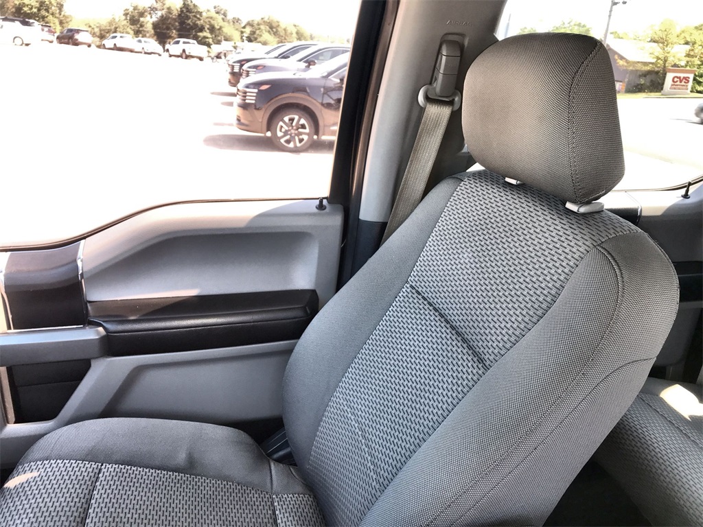 2015 Ford F-150 XLT photo 20