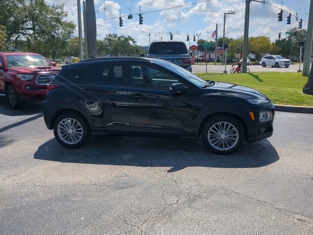 2020 Hyundai Kona SEL Plus photo 2