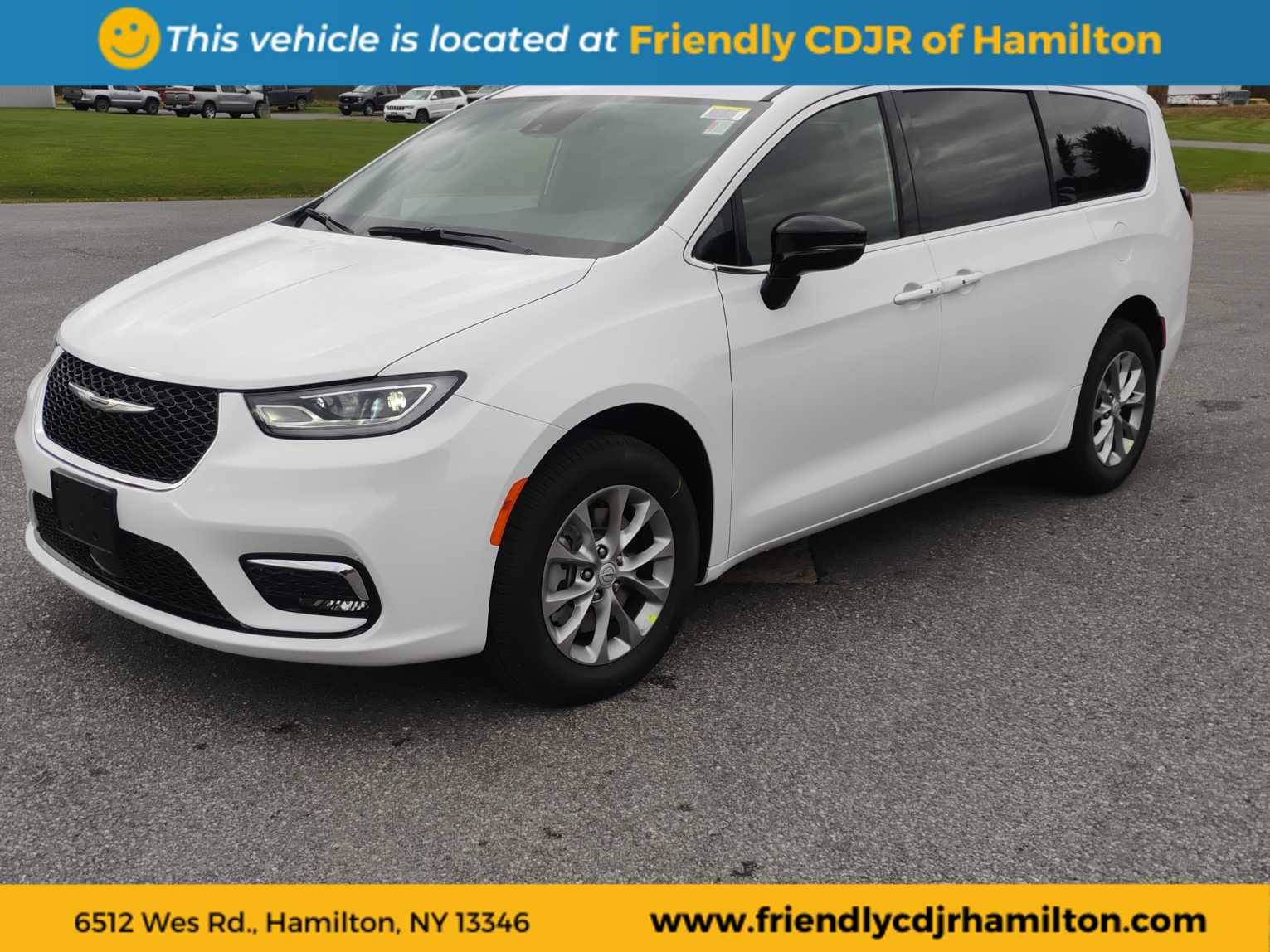 2026 Chrysler Pacifica Select's photo