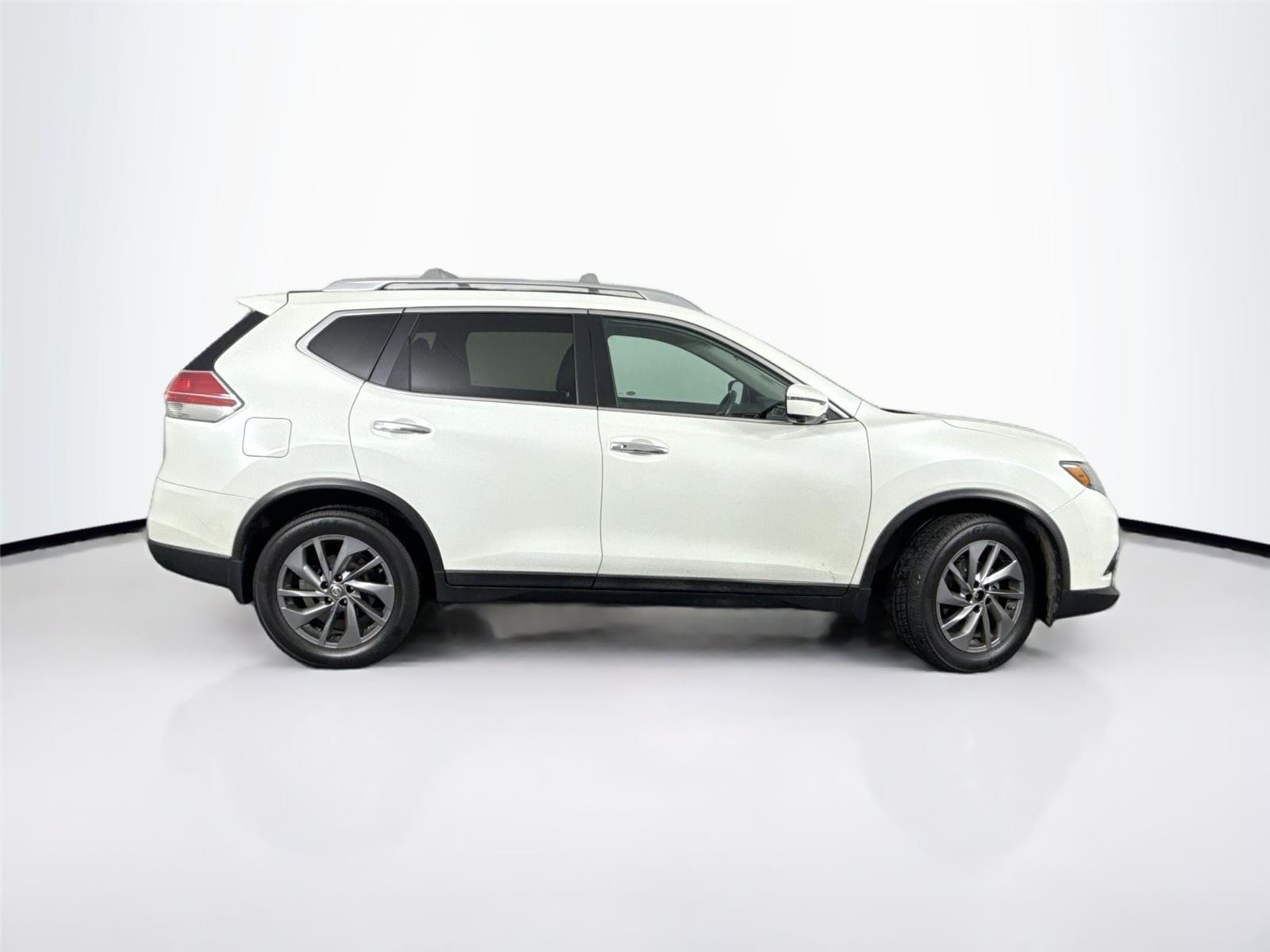 2016 Nissan Rogue SL photo 4
