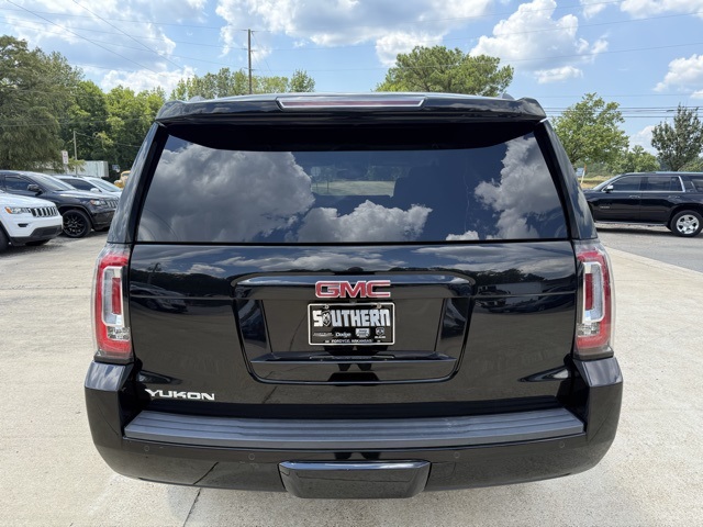 2017 Gmc Yukon SLT photo 3