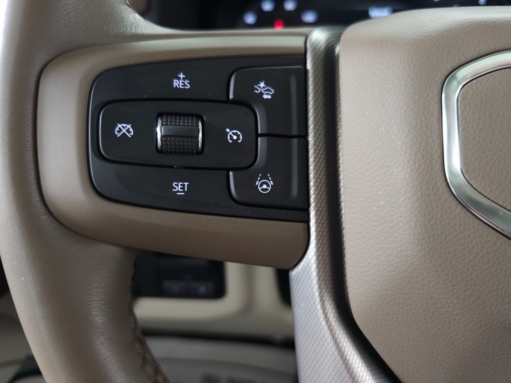 2023 GMC YUKON - Image 19