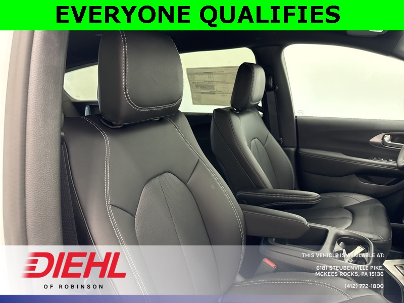 2026 Chrysler Pacifica photo 11