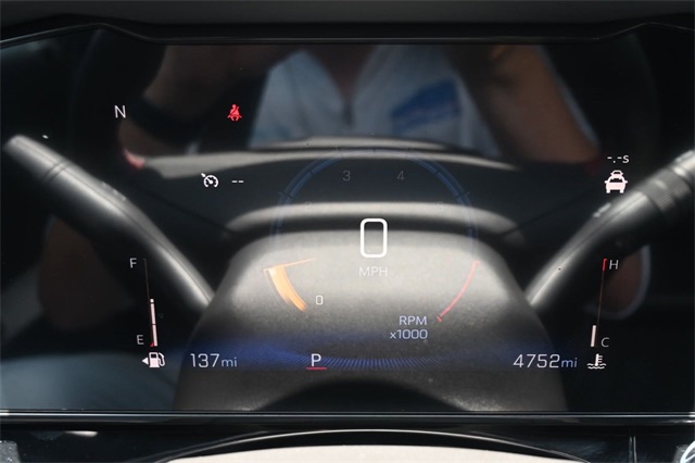 2025 Chevrolet Trax photo 13