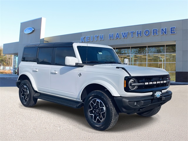 2025 Ford Bronco 4-Door Outer Banks's photo