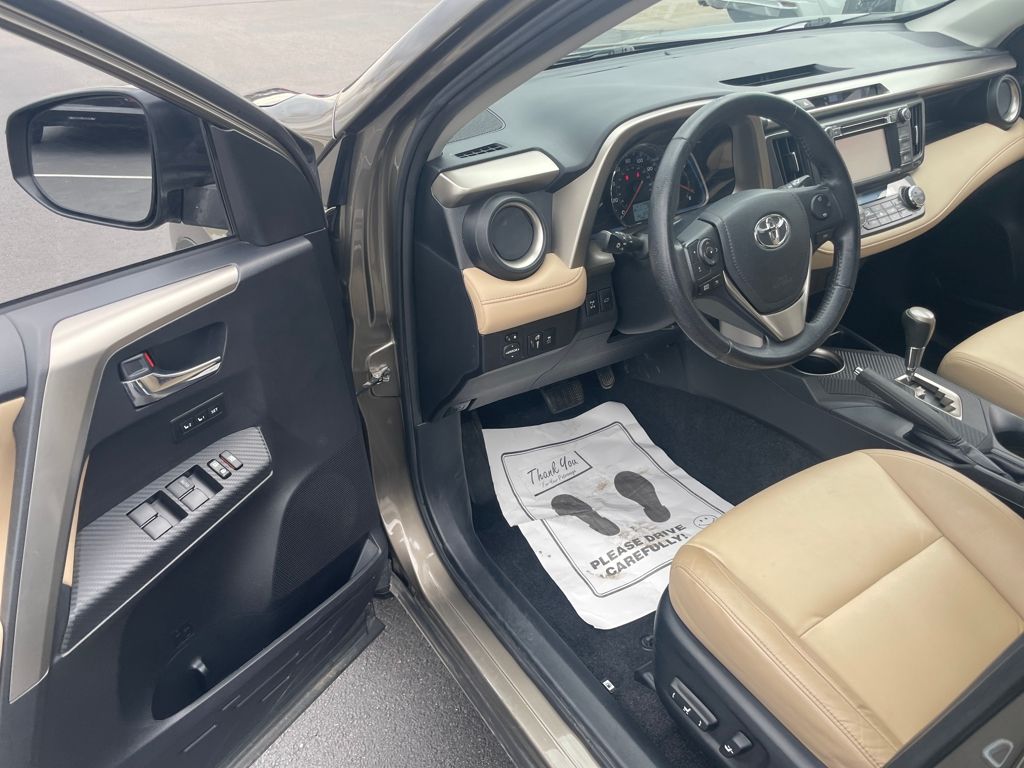 2015 Toyota RAV4 Limited photo 33