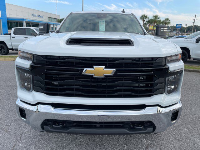 2024 Chevrolet Silverado 2500HD photo 2