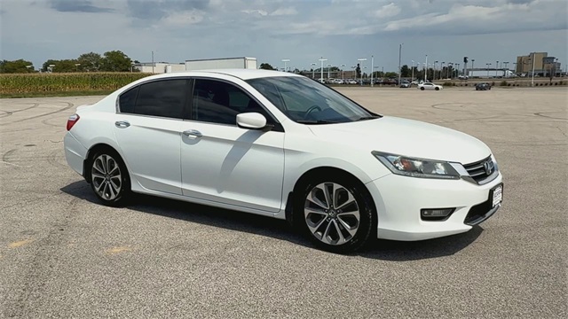 Used 2014 Honda Accord Sport with VIN 1HGCR2F50EA235731 for sale in O'Fallon, IL
