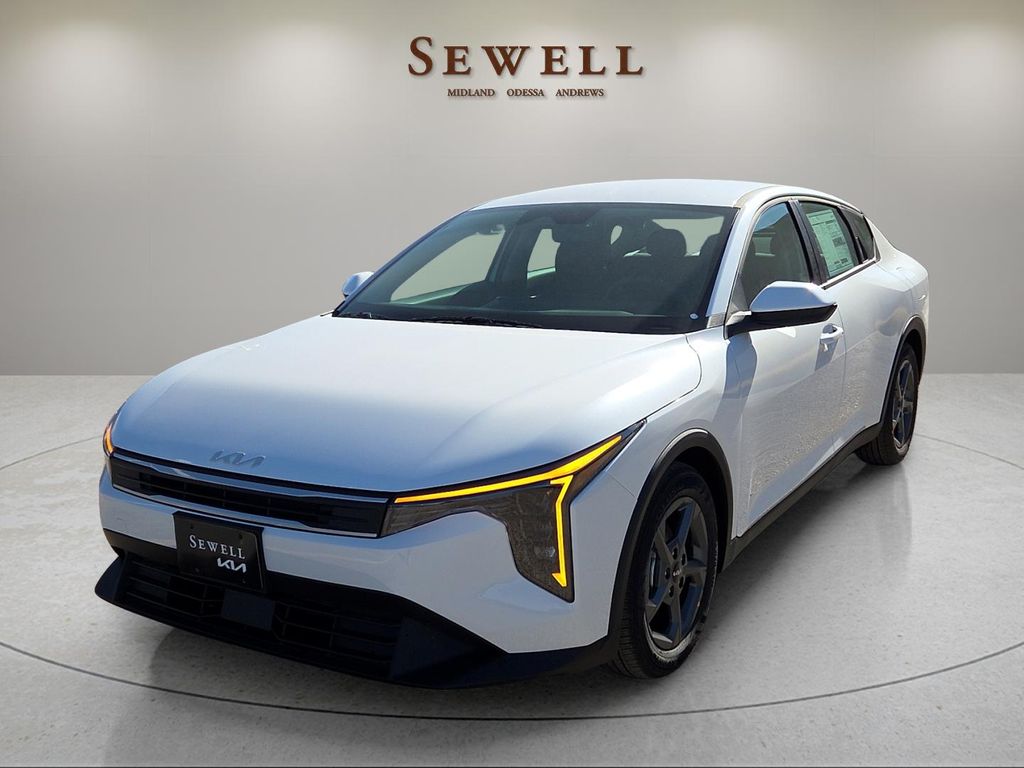 2025 Kia K4 LXS's photo
