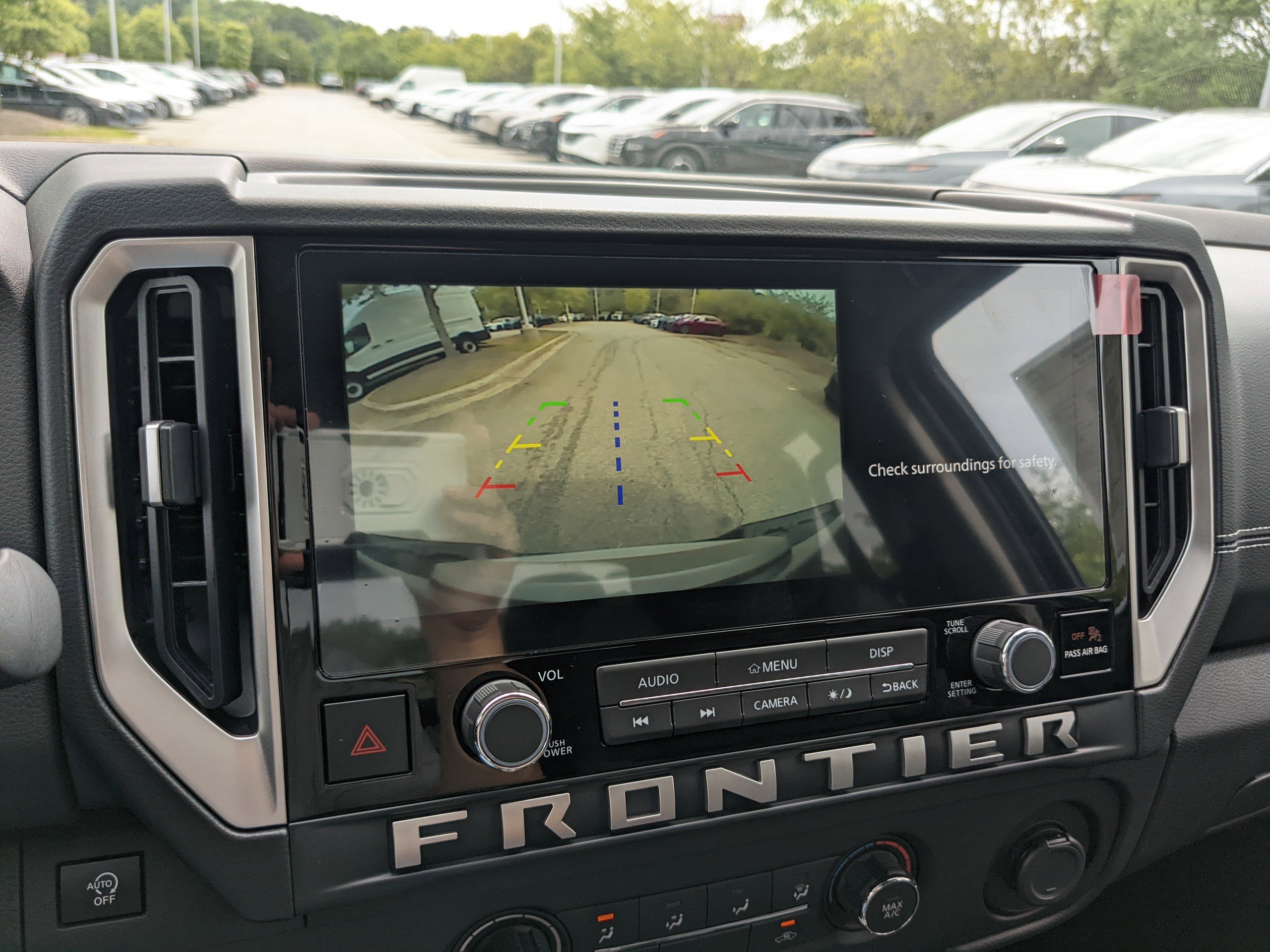 2025 Nissan Frontier SV photo 18