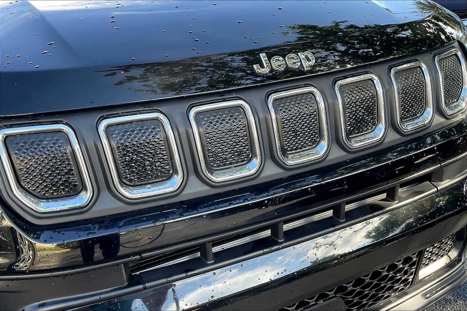 2022 Jeep Compass Latitude photo 28
