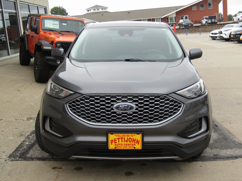 2024 Ford Edge SEL photo 8
