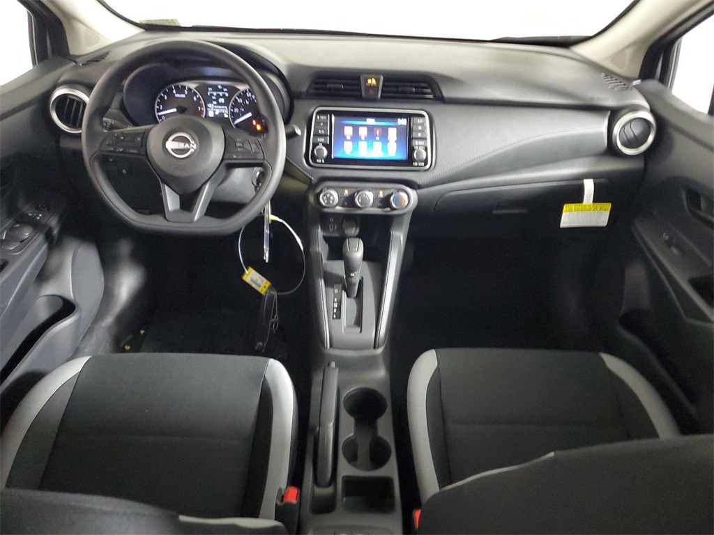 2025 Nissan Versa 1.6 S photo 12