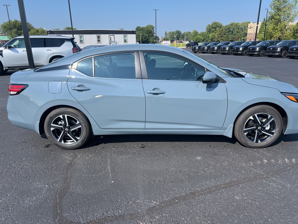 2025 Nissan Sentra SV photo 5