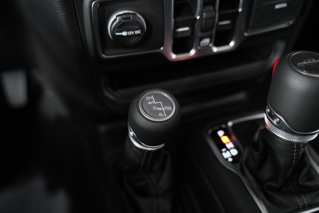 2025 Jeep Gladiator Sport photo 12