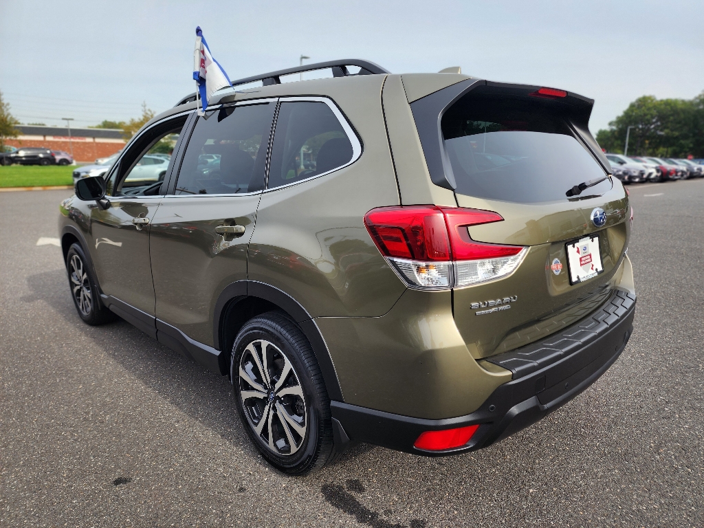 2022 Subaru Forester Limited photo 15