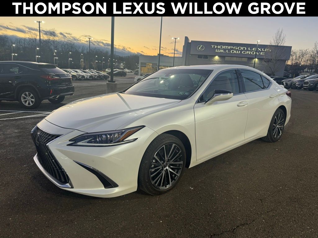 2025 Lexus ES 350's photo