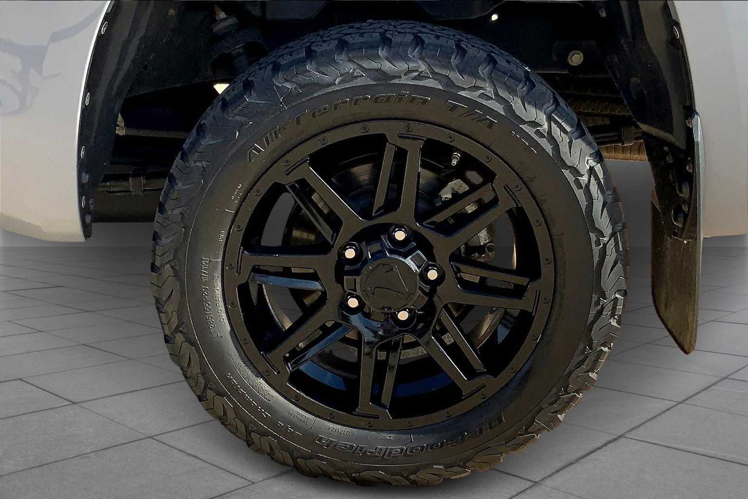 2018 Toyota Tundra SR5 photo 10