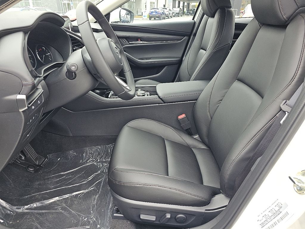 2025 Mazda Mazda3 2.5 s Preferred photo 19