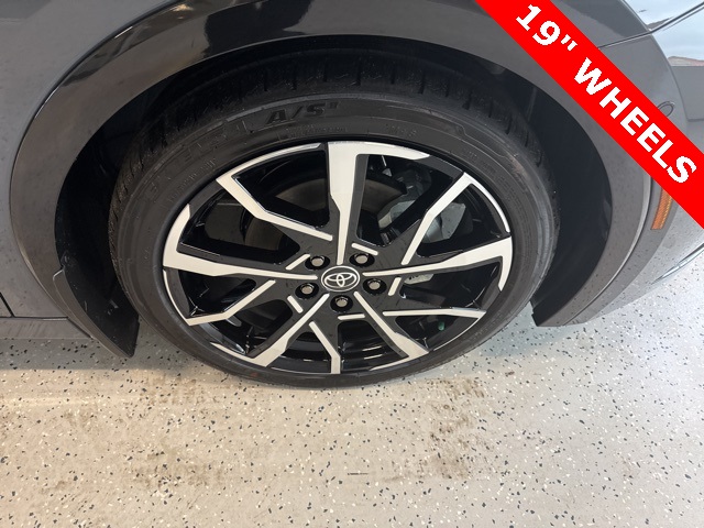 2026 Toyota Prius Plug-in Hybrid XSE Premium photo 3