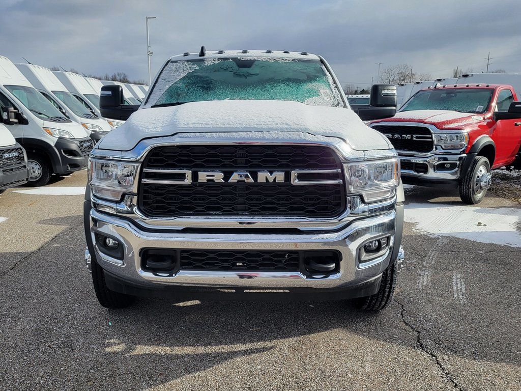 2024 Ram 4500 Tradesman photo 2