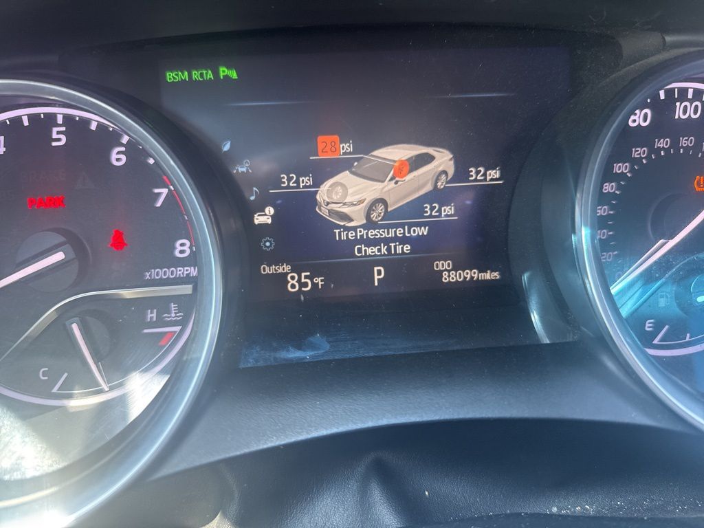 2018 Toyota Camry XLE photo 10