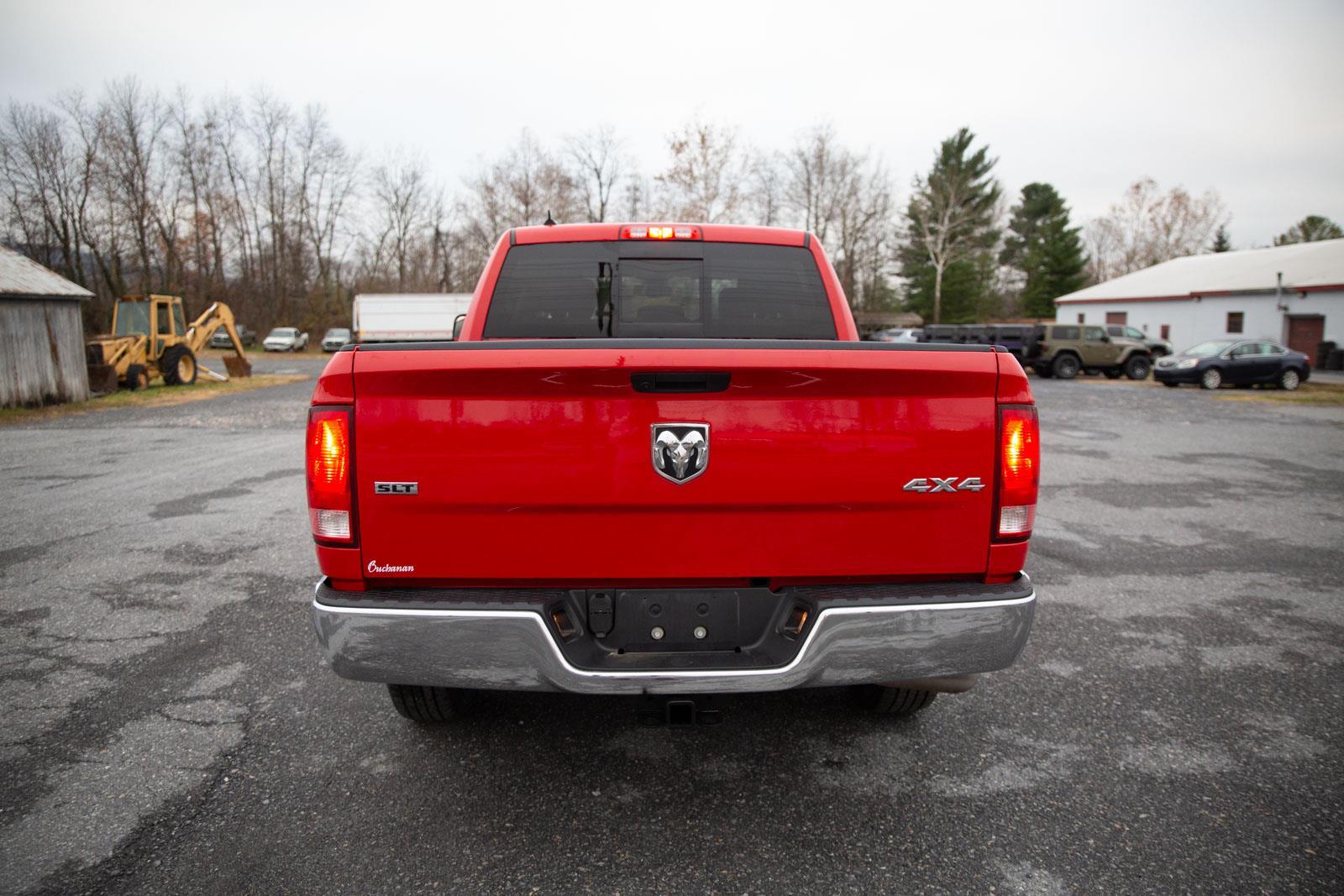 2023 Ram 1500 Classic SLT photo 4
