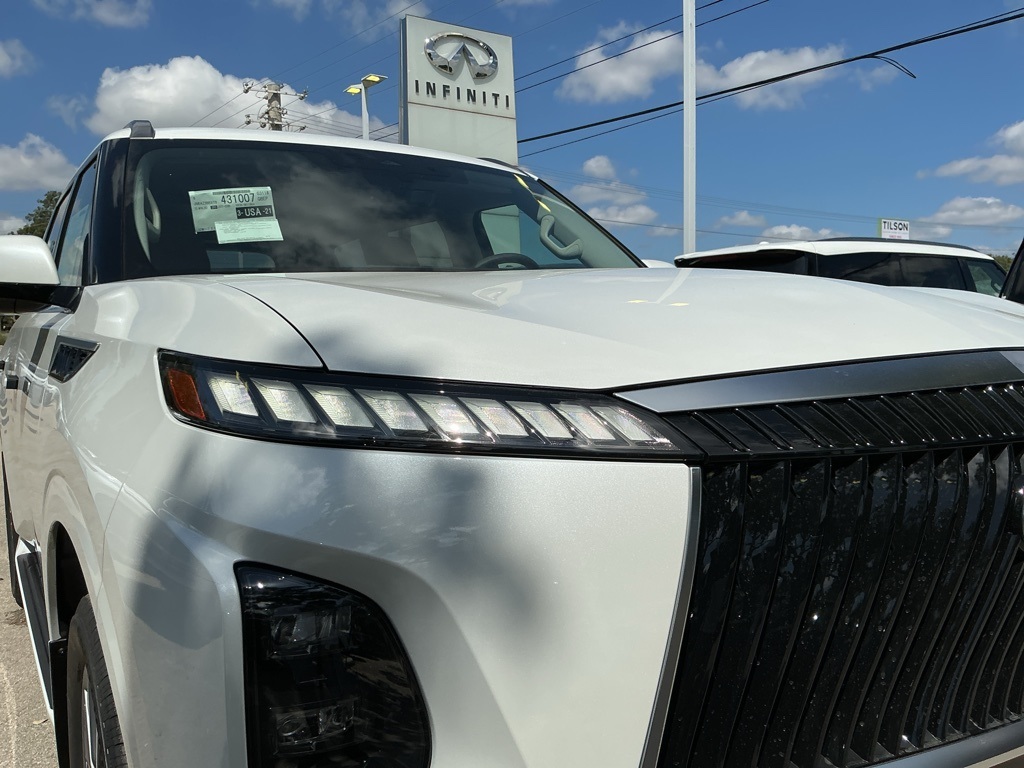 2026 Infiniti QX80 Luxe photo 7
