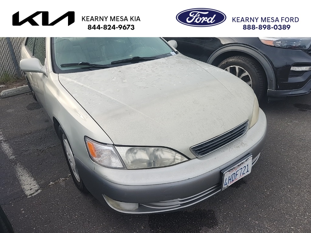 1999 Lexus ES 300's photo