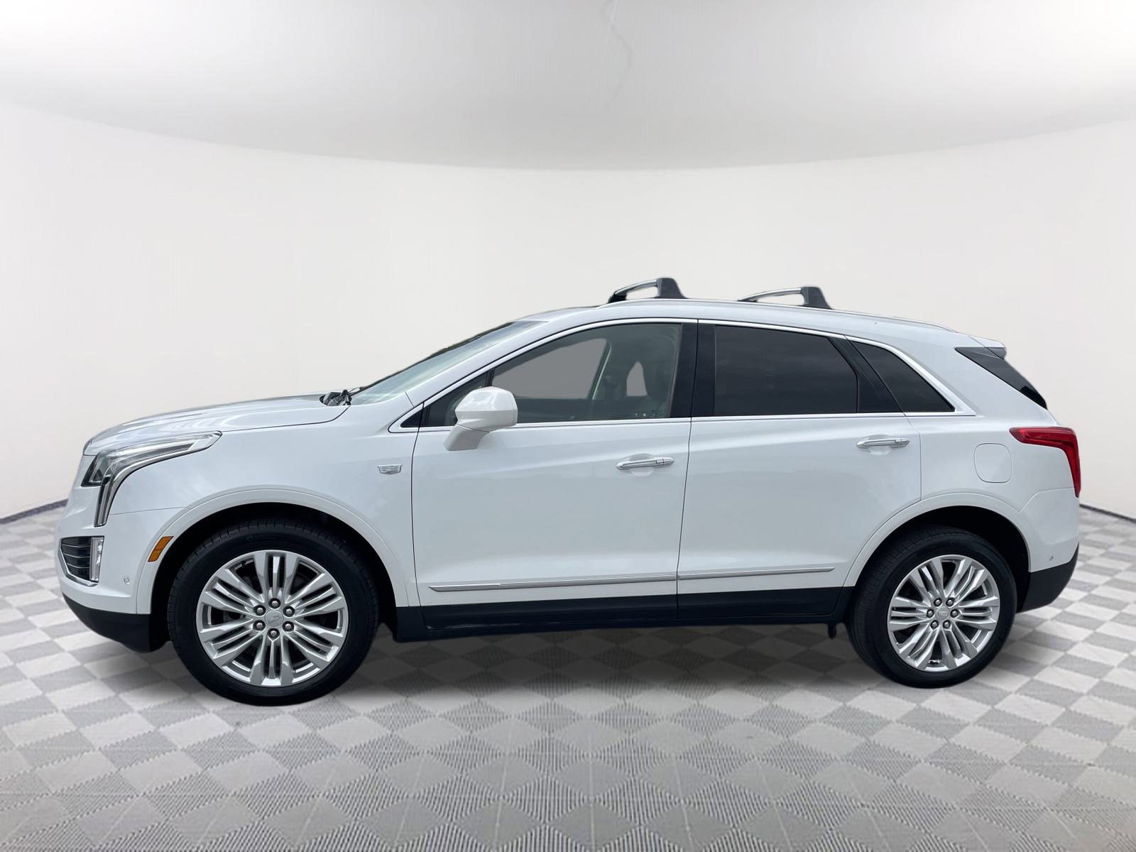 2019 Cadillac XT5 Premium Luxury photo 2