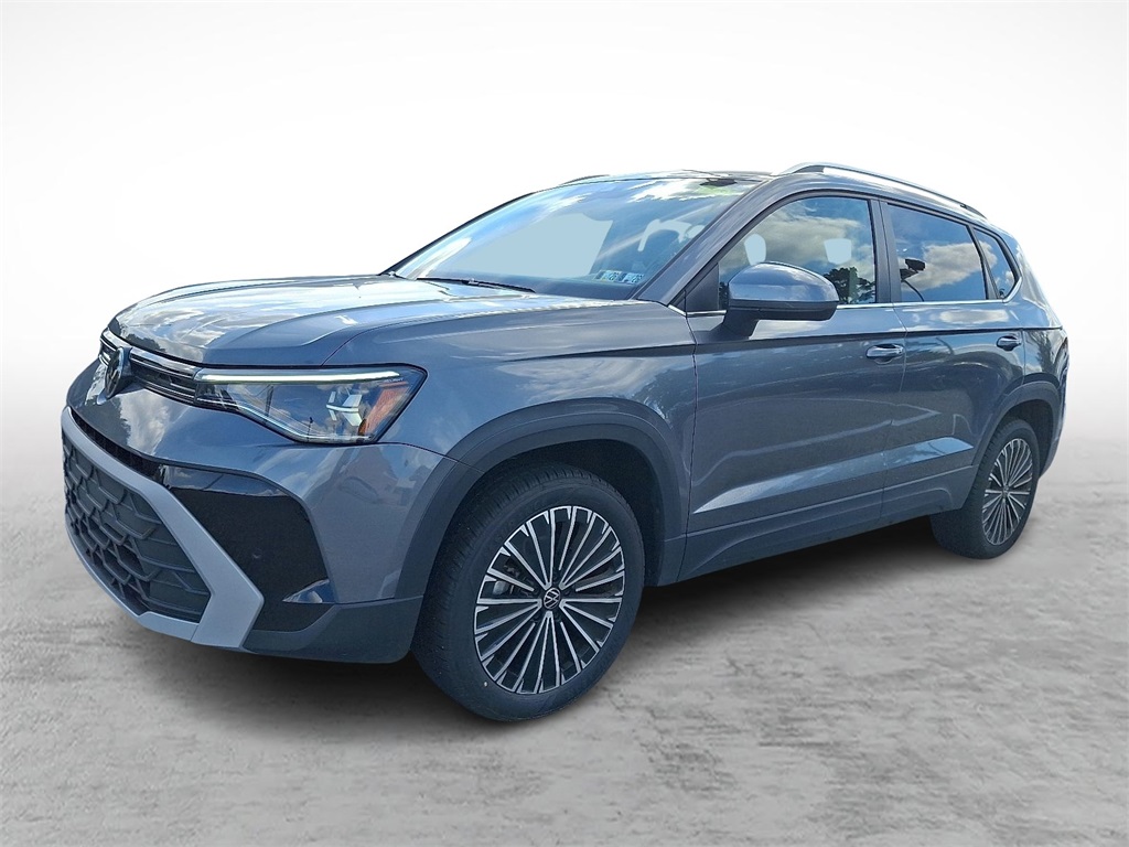 2025 Volkswagen Taos SE photo 3
