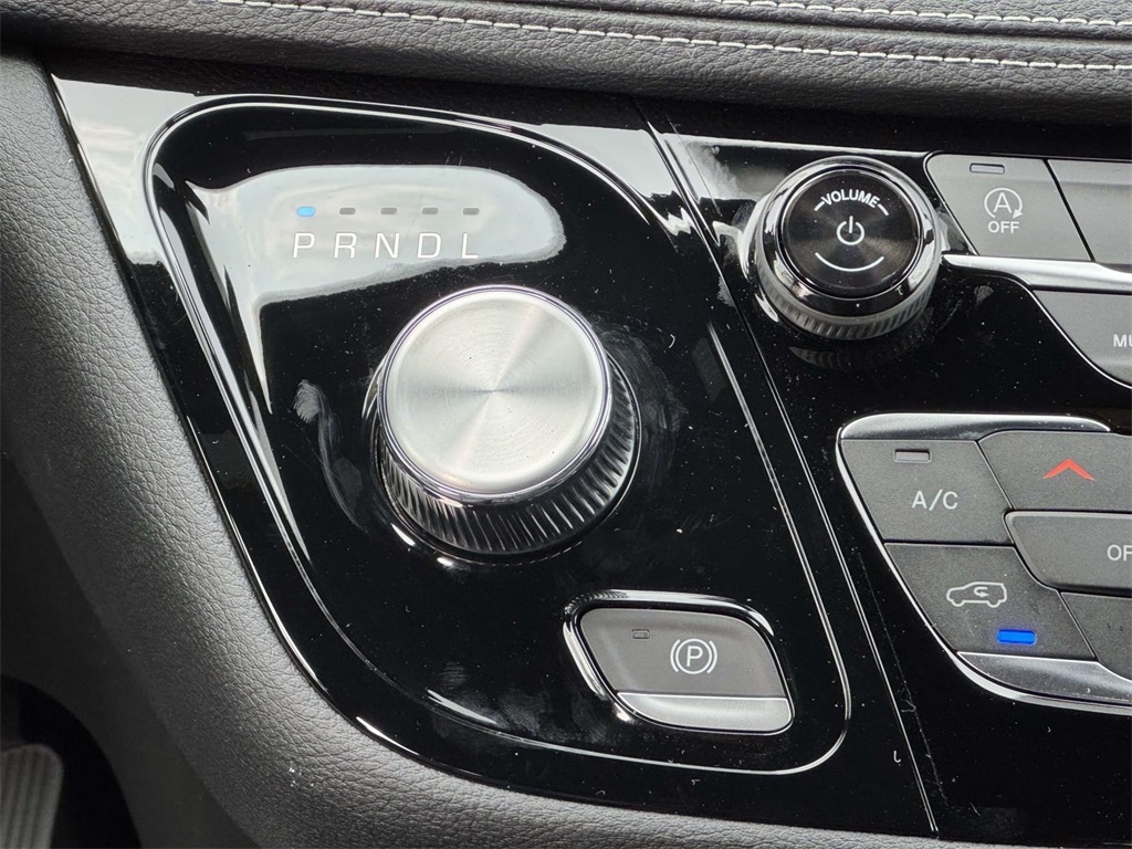 2026 Chrysler Pacifica photo 19