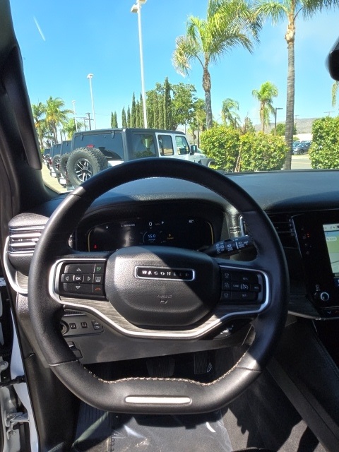 2023 Jeep Wagoneer L Series II photo 16