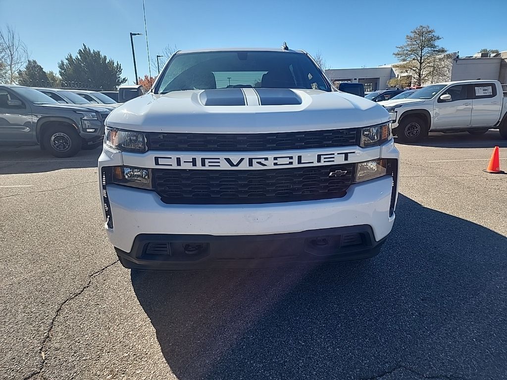 2021 Chevrolet Silverado 1500 Custom photo 2