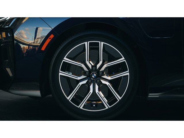 2026 Bmw 750e photo 7
