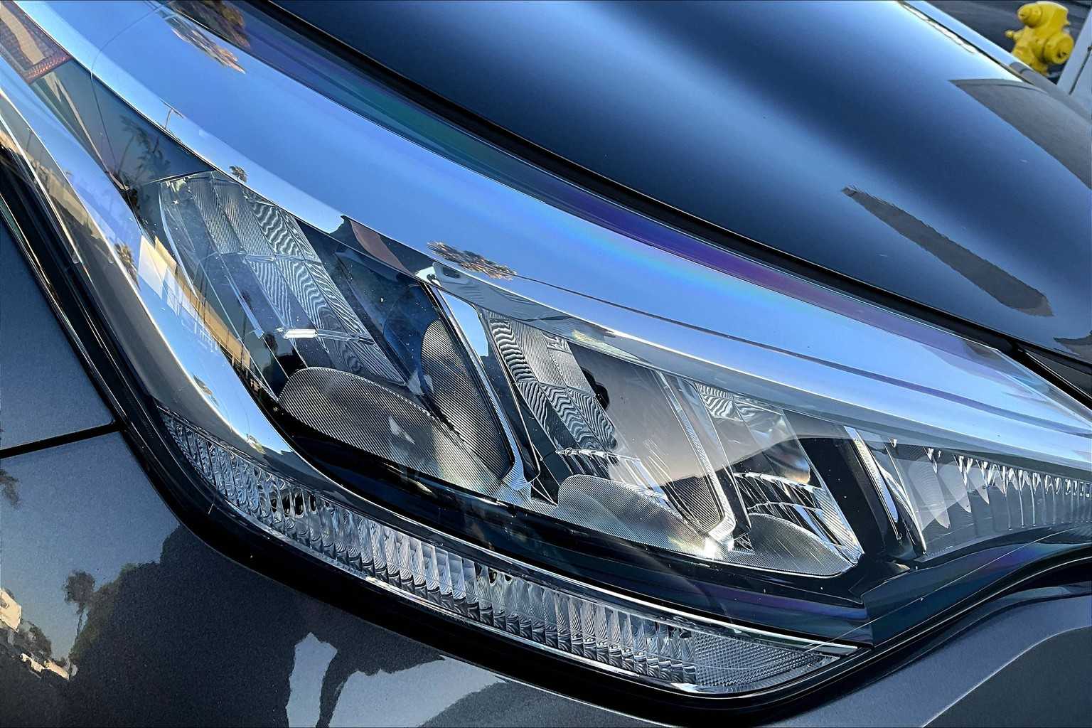2022 Toyota C-HR XLE photo 27