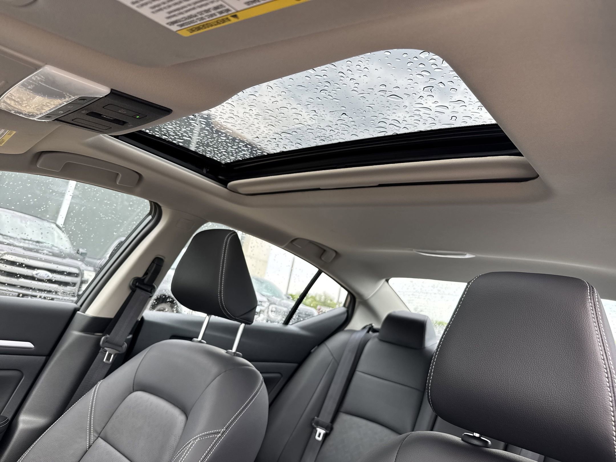 2025 Nissan Altima SL photo 13