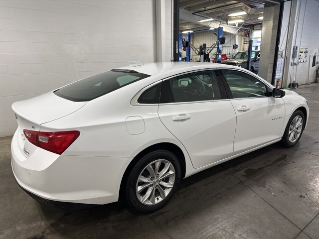 2025 Chevrolet Malibu 1LT photo 4