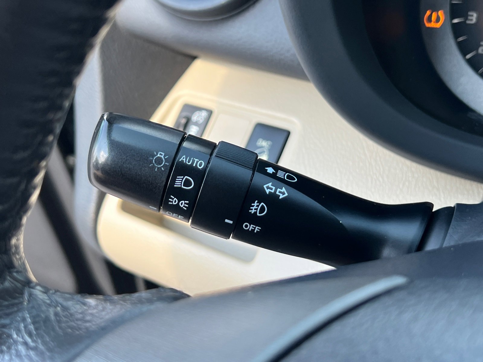 2012 Toyota RAV4 Limited photo 32
