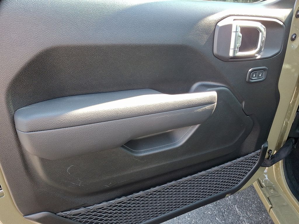 2025 Jeep Wrangler Sport photo 9