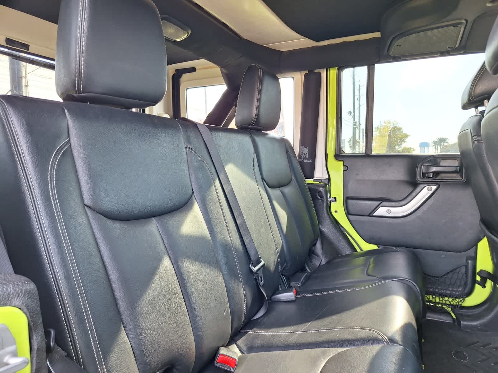2016 Jeep Wrangler Unlimited Sahara photo 19