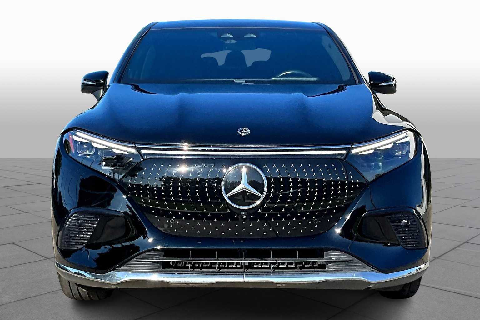 2023 Mercedes Benz EQS SUV 450 photo 3