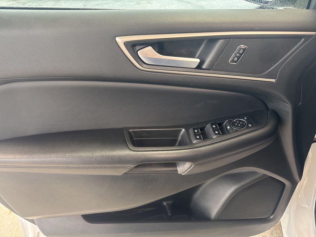 2023 Ford Edge SEL photo 24
