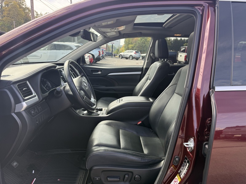 2017 Toyota Highlander XLE photo 9